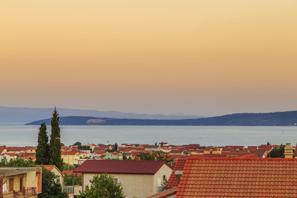 Villa Rusula Kaštel Novi Buitenkant foto